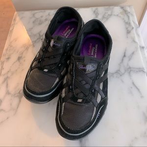 Skechers Relaxed Fit Memory Foam size 6 1/2